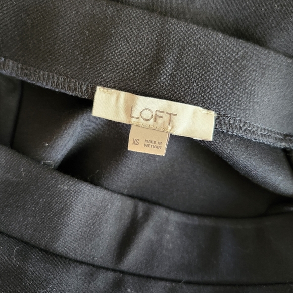 LOFT Classic Black A-Line Ruffle Skirt - Picture 4 of 4